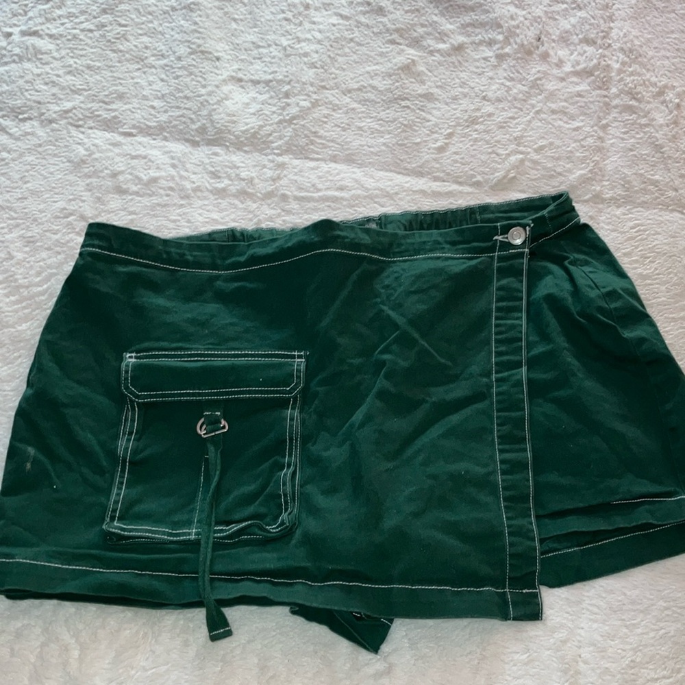 Universal Thread Green Skorts with Corduroy Texture